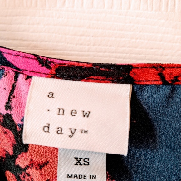 A new day faux wrap top - Picture 3 of 3